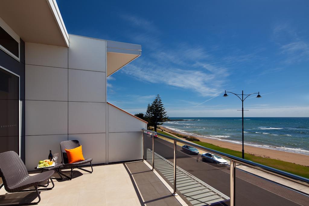 Вілла Penguin Waterfront Escape Екстер'єр фото